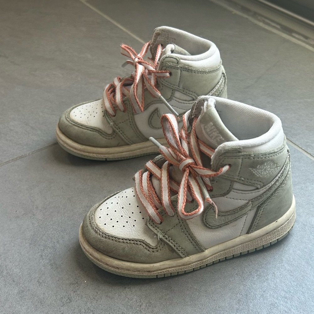 Nike toddler air Jordan 1 high tops sea foam green